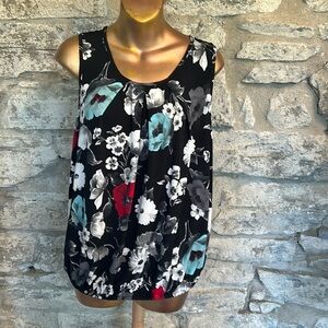 Floral top made in 🇨🇦